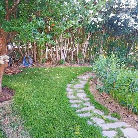 بيت للعطل Sani House 5 Minute Walk To The *