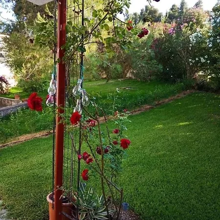 Sani House 5 Minute Walk To The بيت للعطل