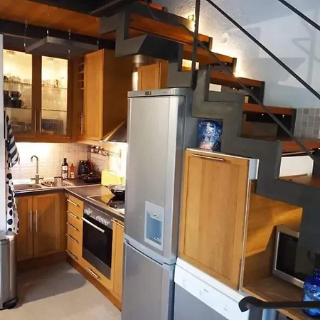 بيت للعطل Sani House 5 Minute Walk To The