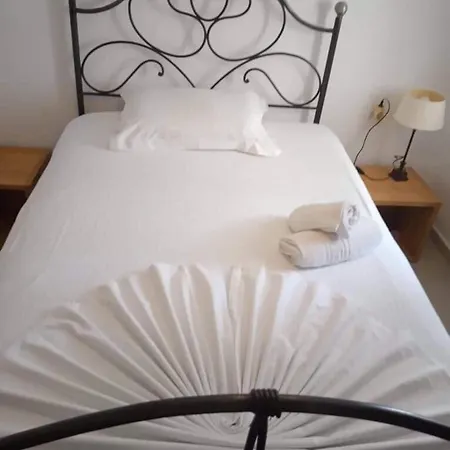 Sani House 5 Minute Walk To The بيت للعطل