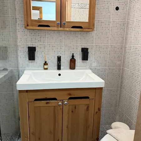Sani House 5 Minute Walk To The بيت للعطل